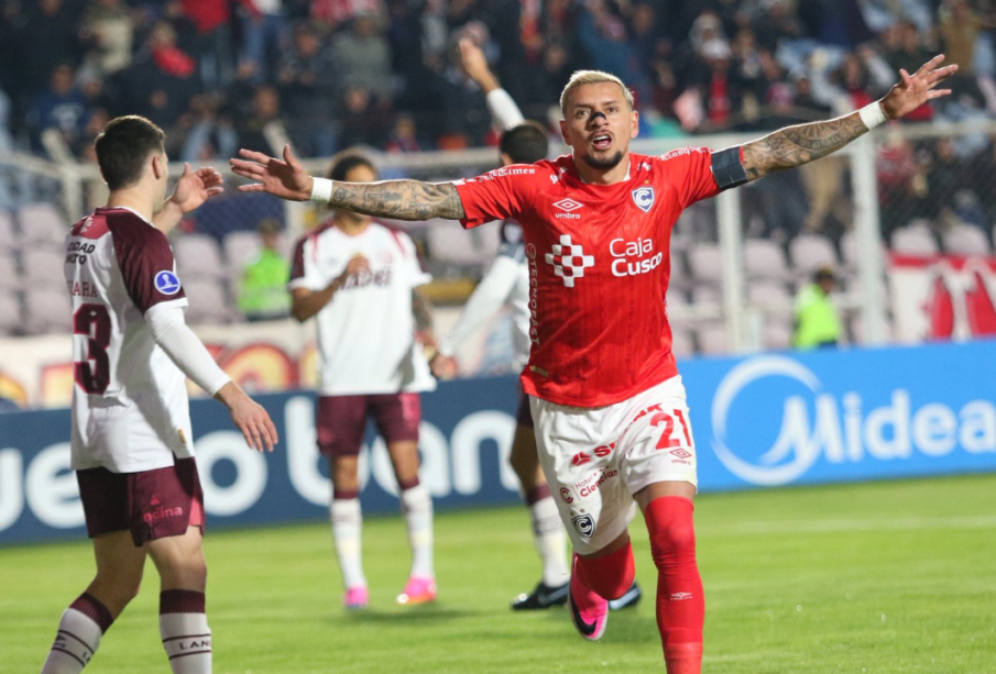 Cienciano ganó 4-0 a Lanús y avanzó a octavos de la Copa Sudamericana 2026.